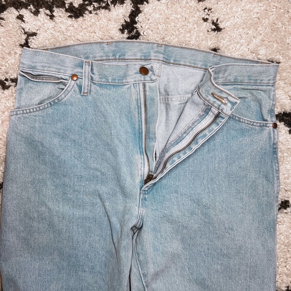Light Wash Vintage Wrangler Jeans - Picture 4 of 8